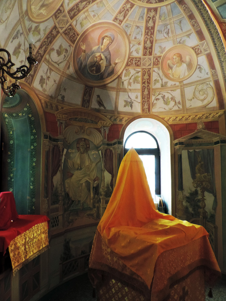 Престол храма Святой Елисаветы в Покровском-Стрешневе